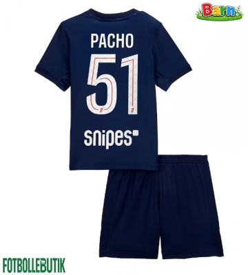 Paris Saint-Germain Willian Pacho #51 Hemmaställ Barn 2025-26 Kortärmad (+ Korta byxor)